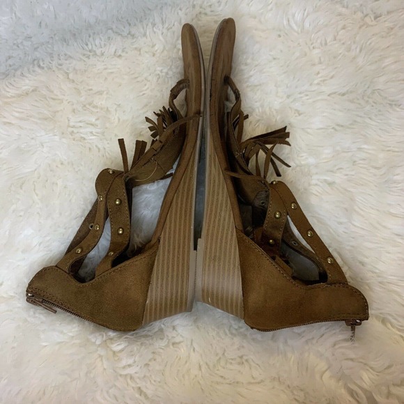 Cushion Walk Avon Sandals Brown Fringe Open Toe Vegan Suede Studded Women’s 11 - Picture 6 of 10